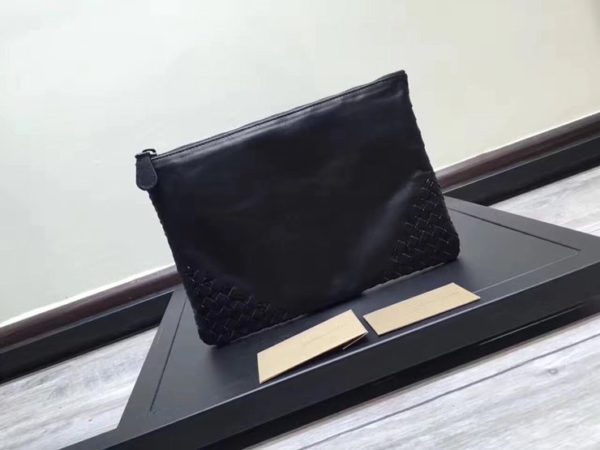 BOTTEGA VENETA LEATHER CLUTCH 보테가 베네타 레더 클러치