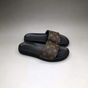 LOUIS VUITTON LEATHER SLIPPER 루이비통 레더 슬리퍼