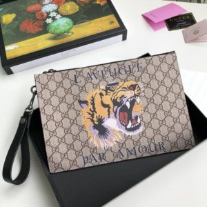 GUCCI GG SUPREME CLUTCH BAG 구찌 GG 클러치 백