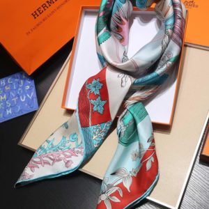 HERMES SCARF<br>에르메스 스카프<br><i>140x140cm 실크100%</i>