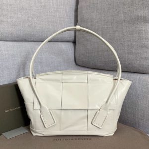 BOTTEGA VENETA ARCO SLOUCH TOTE BAG 보테가 베네타 아르코 슬라우치 토트 백