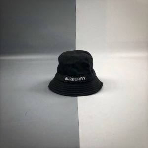 BURBERRY HAT<br>버버리 벙거지 모자<br><i>FREE SIZE</i>