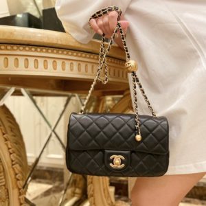 CHANEL CLASSIC FLAP BAG 샤넬 클래식 플랩 백