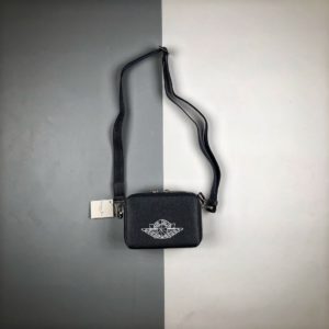 [DIOR x NIKE] 디올 x 에어 조던 메신저백 네이비 Dior x Jordan Wings Messenger Bag Navy