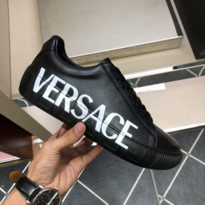 [VERSACE] 베르사체 오리지널 카프스킨 스니커즈