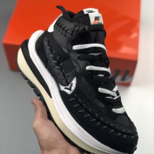 [NIKE] 나이키 Sacai X Jean Paul Gaultier X VaporWaffle DH9186-001