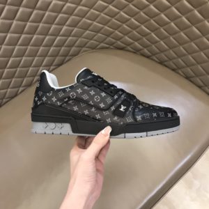 LOUIS VUITTON 루이비통 2022 Trainer 트레이너 스니커즈