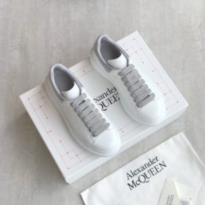 ALEXANDER MCQUEEN OVERSIZED SNEAKERS 알렉산더 맥퀸 오버솔 스니커즈