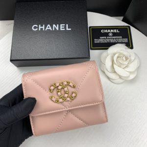 [CHANEL] 샤넬 19 Trifold Compact Wallet AP0956