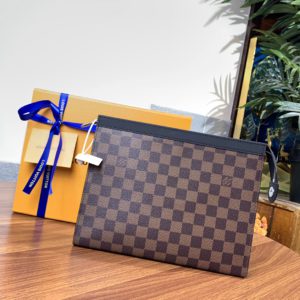 [LOUIS VUITTON] 루이비통 포쉐트 보야주 클러치 M41696