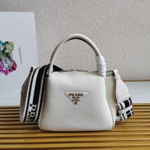 [PRADA] 프라다 블랙 스몰 가죽 핸드백 1BC145