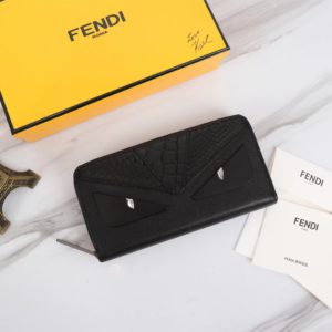 [FENDI] 펜디 나파소가죽 지퍼 지갑