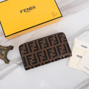 [FENDI] 펜디 나파소가죽 지퍼 지갑