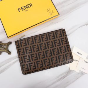 [FENDI] 펜디 나파소가죽 클러치