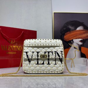 [VALENTINO] 발렌티노 미디움 락스터드 백 Garavani VLTN Rockstud Spike.It bag