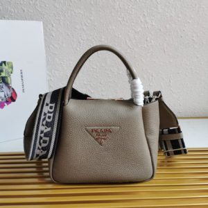 [PRADA] 프라다 블랙 스몰 가죽 핸드백 1BC145