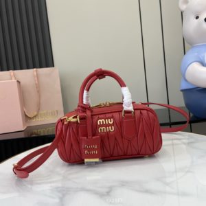 Miu Miu Arcadie Matelasse Bag 미우 미우 아르카디 마테라쎄 양가죽 핸드백 22cm